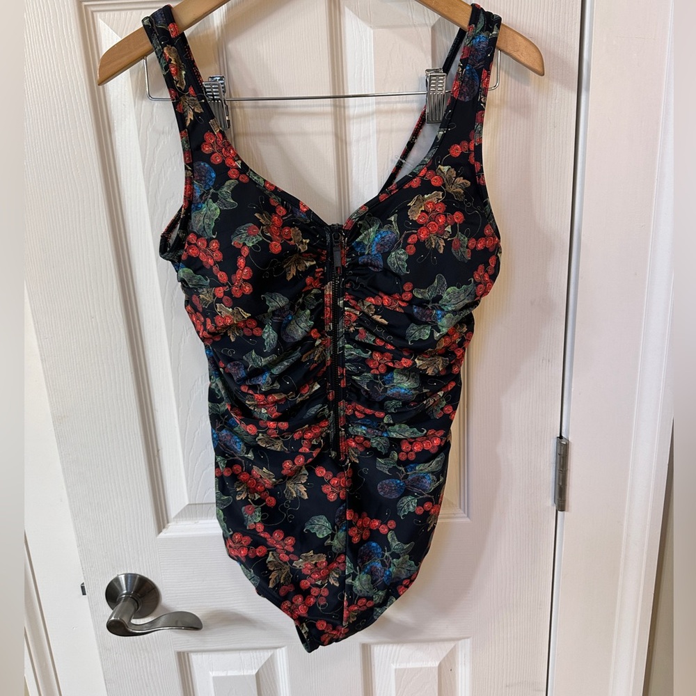 NWT Delimira colorful strokes flowers zipper front Swimsuit Bathing Flattering